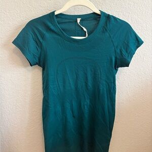 Lululemon Athletica Blue Fitted Short Sleeve T-Shirt